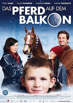 Een paard op het balkon